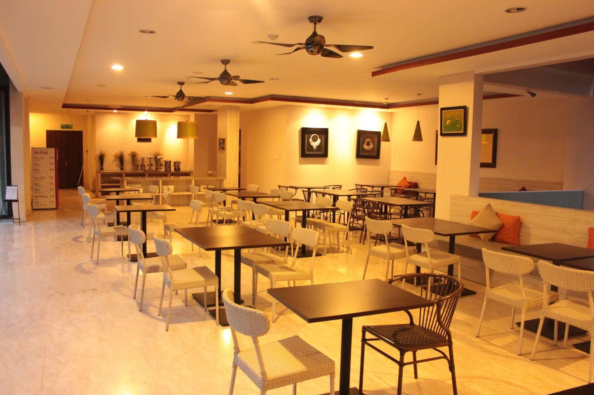 Hotel Terrace At Kuta Legian  Exterior photo